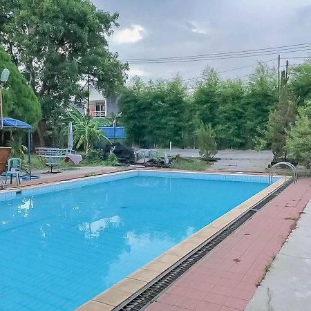 Rumah Panggung Guest House Syariah Mitra Reddoorz Cirebon Dış mekan fotoğraf