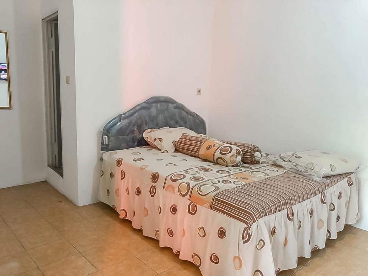 Rumah Panggung Guest House Syariah Mitra Reddoorz Cirebon Dış mekan fotoğraf
