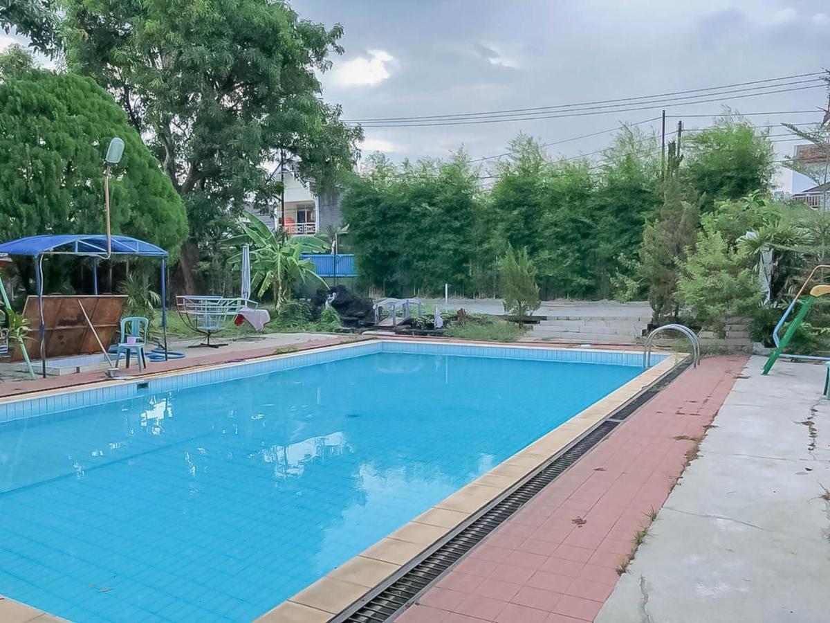 Rumah Panggung Guest House Syariah Mitra Reddoorz Cirebon Dış mekan fotoğraf